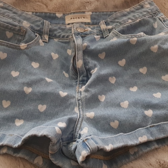 SUPER CUTE PACSUN Sweetheart Shorts - Picture 2 of 3
